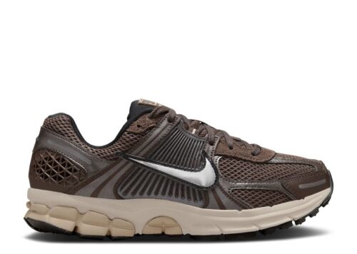 Nike-Zoom-Vomero-5-Baroque-Brown-1.jpg