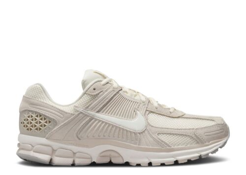 Nike-Zoom-Vomero-5-Light-Orewood-Brown_70830e0a-b24f-4c21-834c-4d4be7d468a9-1.jpg